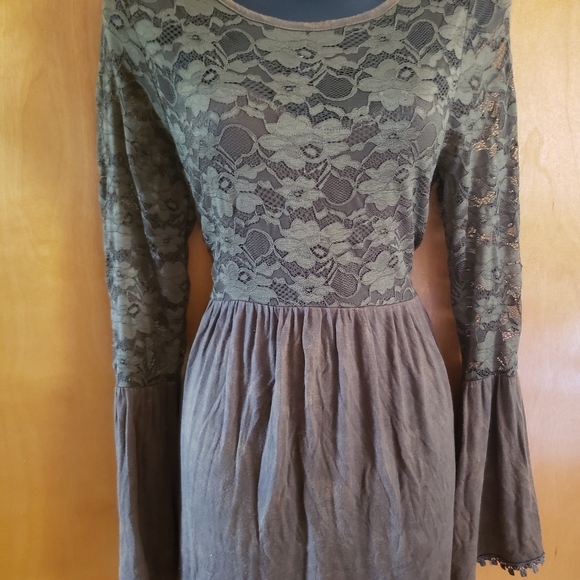 Tru Self Olive Green Boho Flared Sleeve Top - Picture 4 of 10
